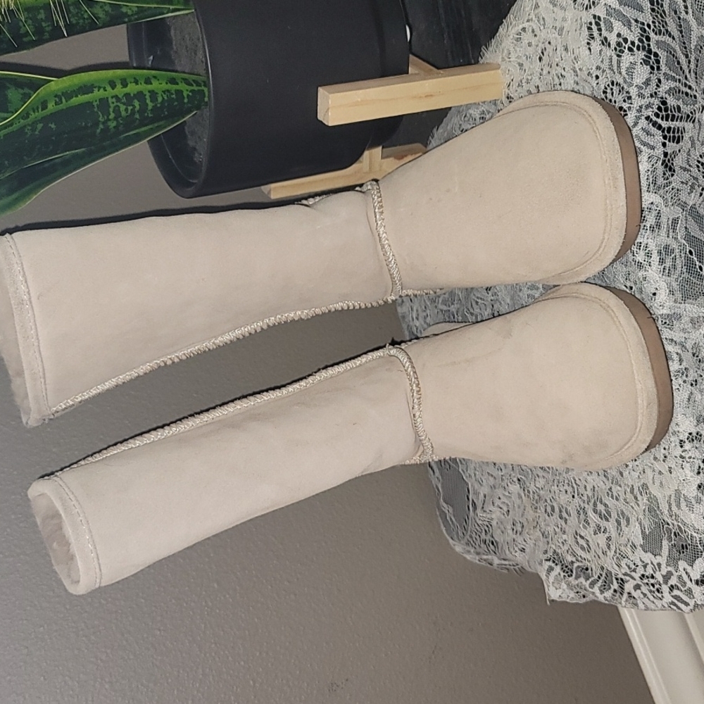 Bearpaw boots